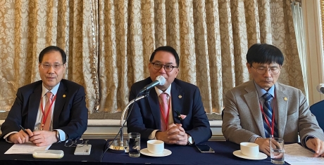 "의료사고특례법·수가 정상화, 의대정원 논의 선결 조건"
