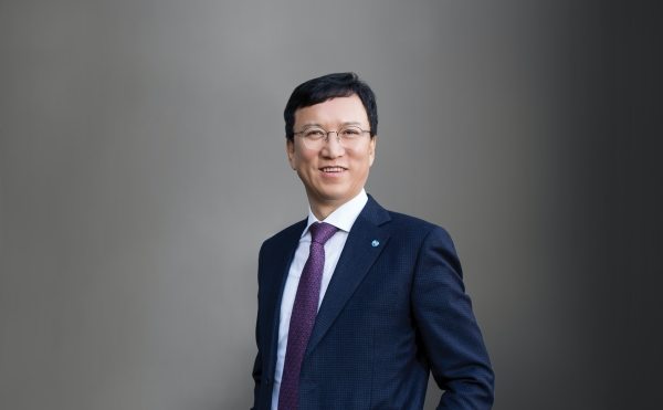 휴온스 입사 30년 윤성태 회장 '책임경영' 기조 재차 강조