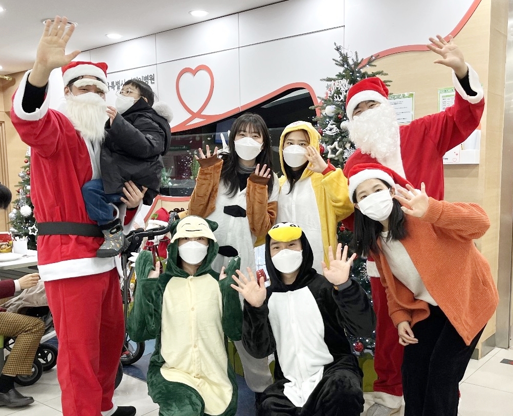 HK이노엔, 환아 위한 '몰래 온 산타' 캠페인 진행