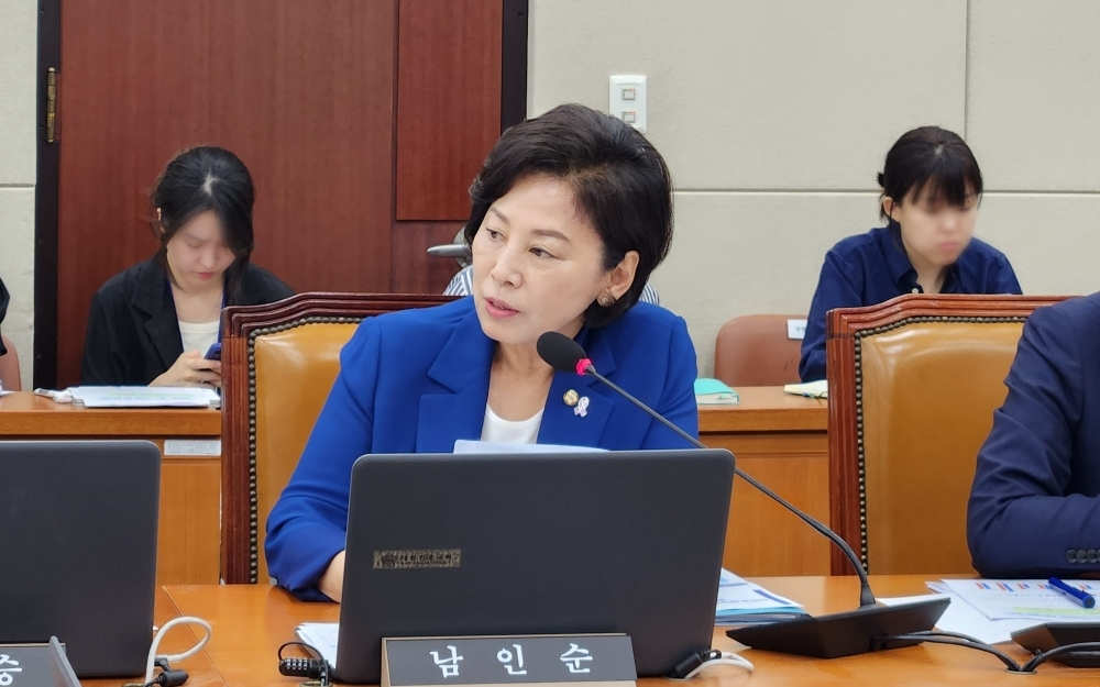 [국감] "똑닥으로만 예약받아요"…의료법 위반에도 행정처분 '0'
