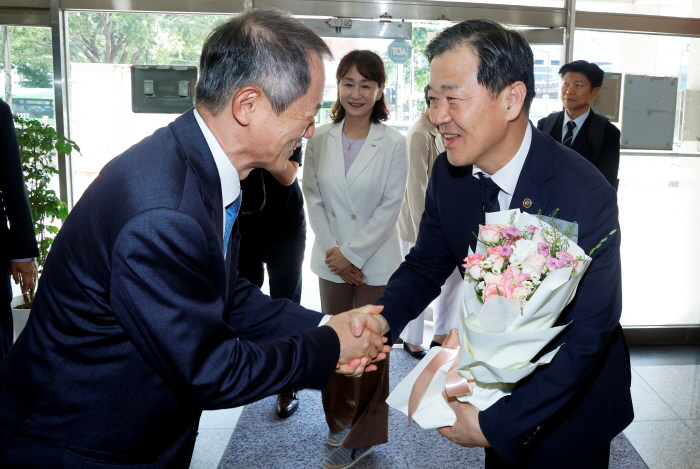 이형훈 복지부 제2차관, 치협·약사회·한의협 차례 현장방문